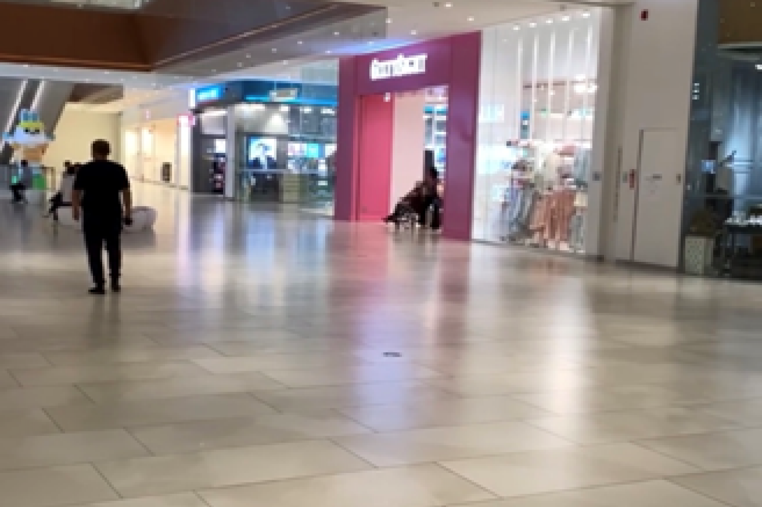 廣州市 - 花都區駿壹萬邦購物商場